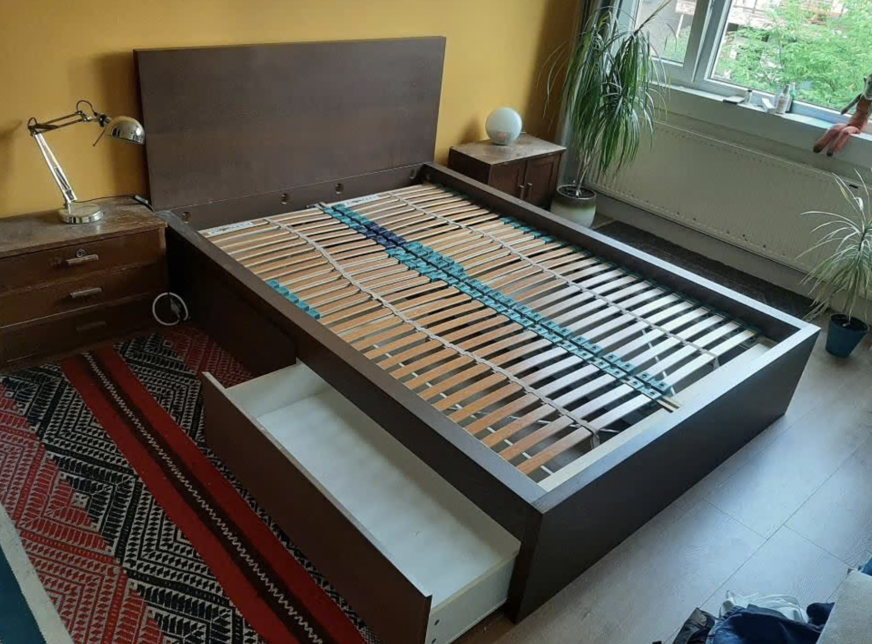 Eetkamertafel met stoelen