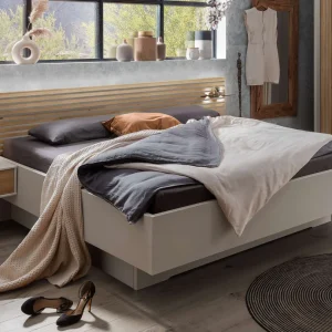 Bed Leon